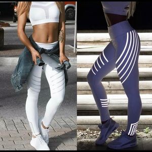 🔥🔥🔥 Reflecting NEW Striped White leggings